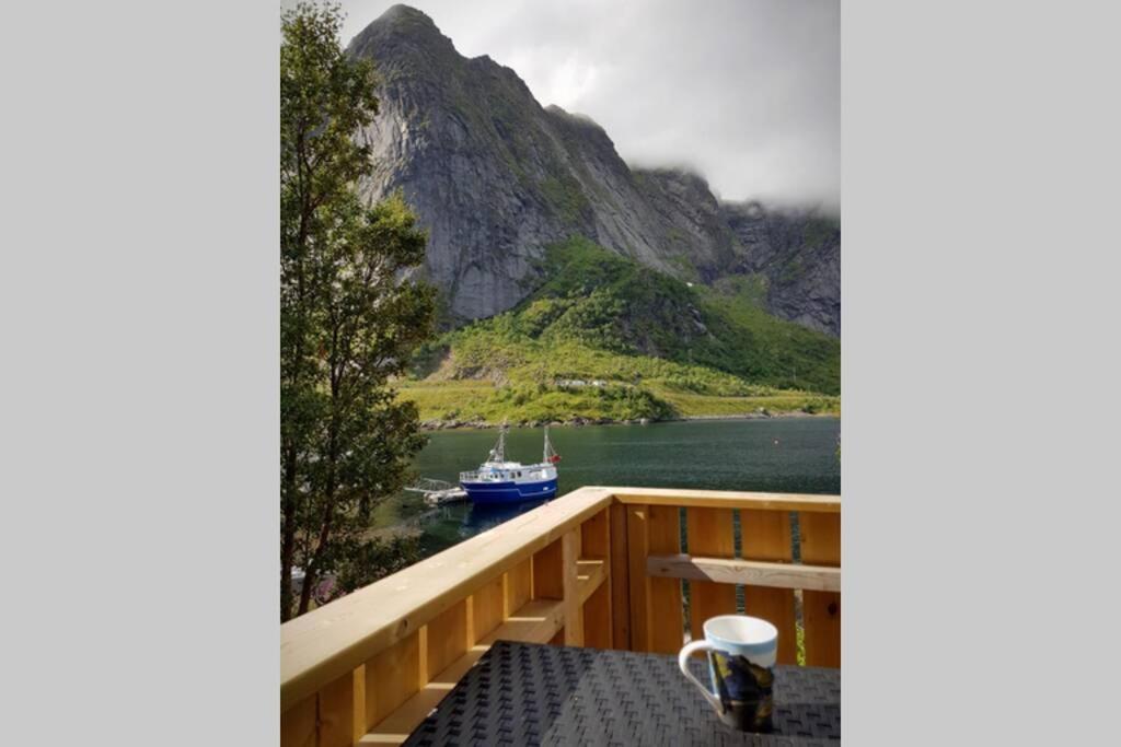 Cozy House By The Fjord In The Heart Of Lofoten Reine Exterior foto